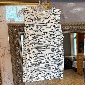 Nine West Black and White Wave Pattern Tank Top